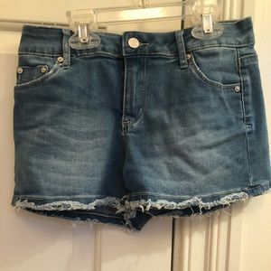 Super cute girls jean shorts